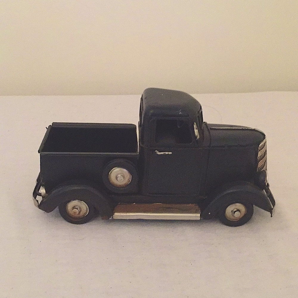 Black Mini metal truck